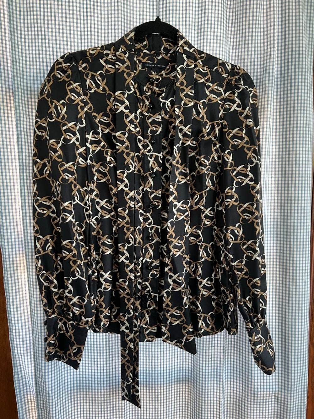Never Worn Banana Republic Black Chain-Print Tie-Neck Blouse